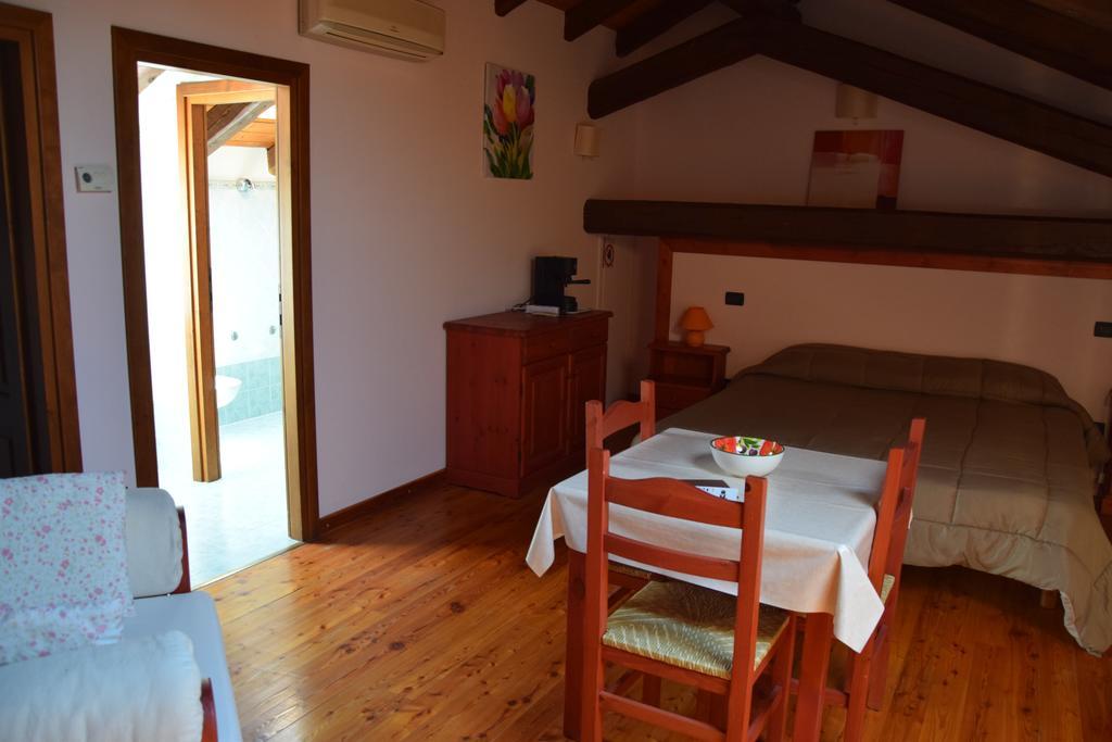 Agriturismo Domus Rustica กอร์มอนส์ ห้อง รูปภาพ
