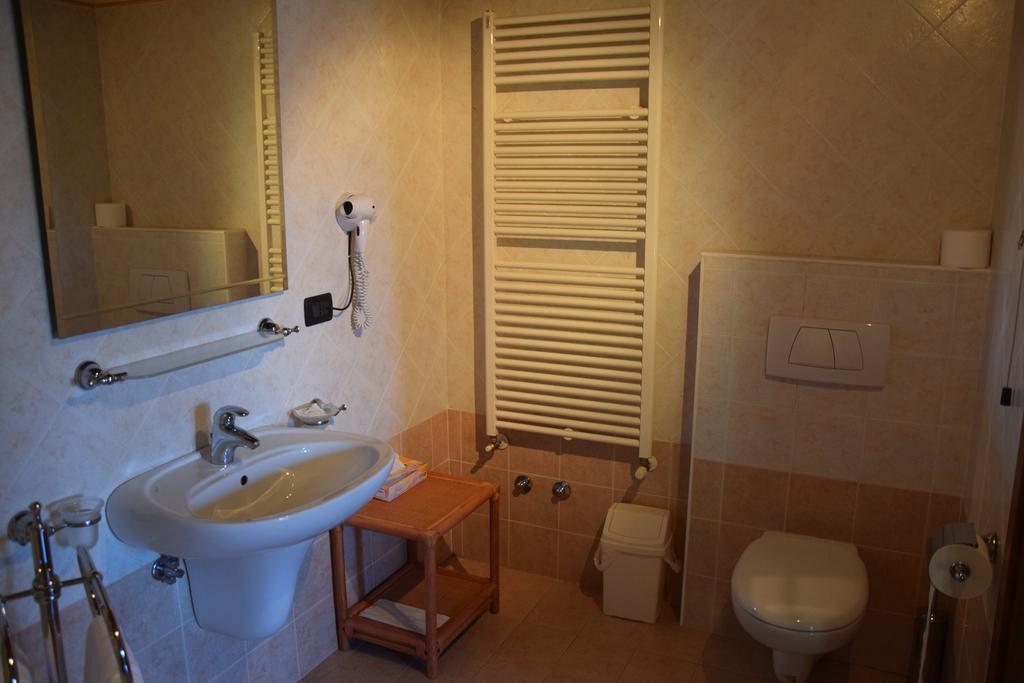 Agriturismo Domus Rustica กอร์มอนส์ ภายนอก รูปภาพ